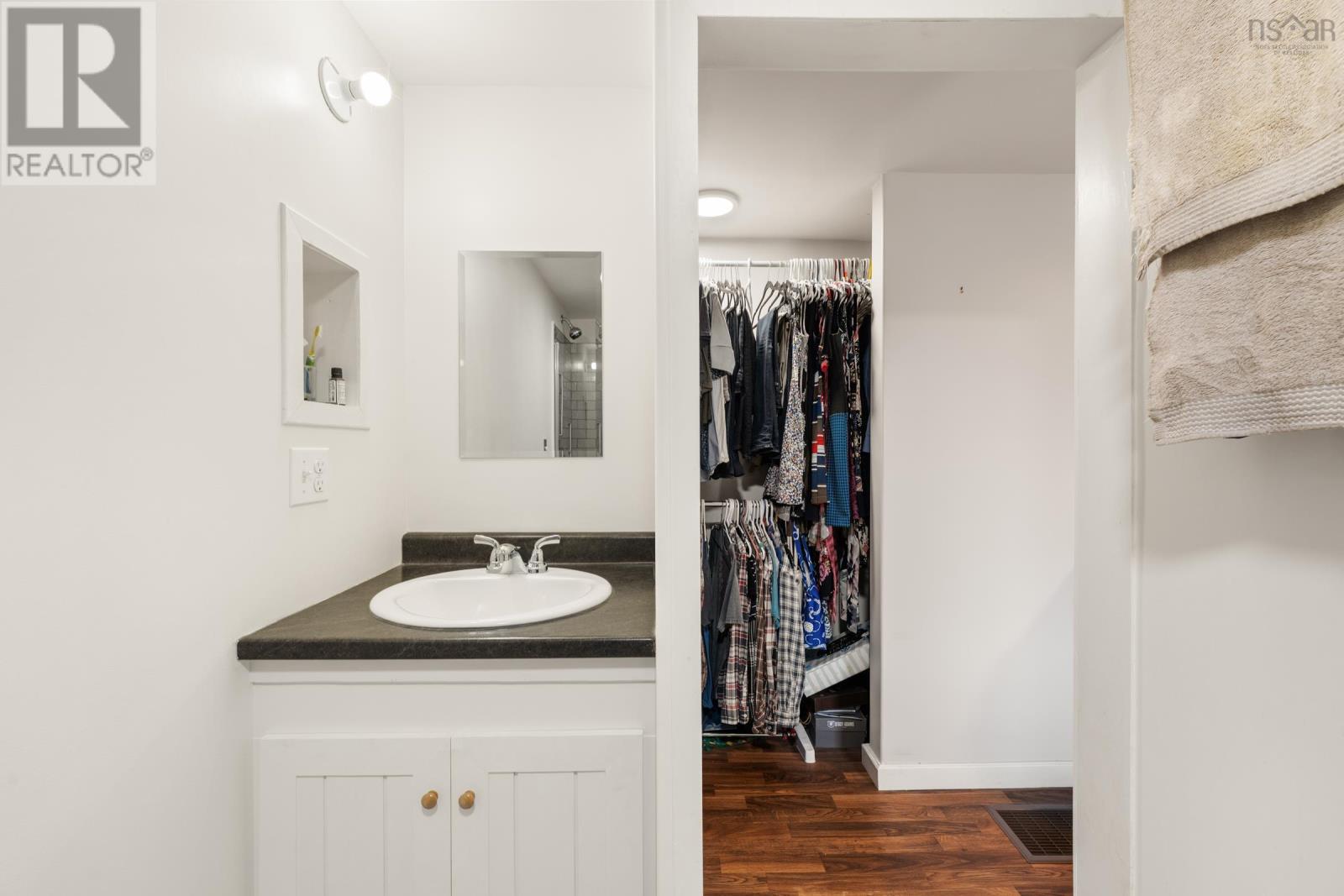 Property 33 of 46 of 550 River Road