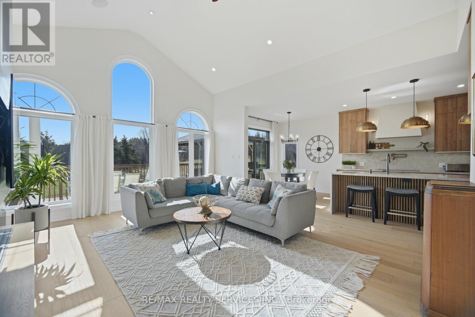 34 ISABELLA STREET - 17