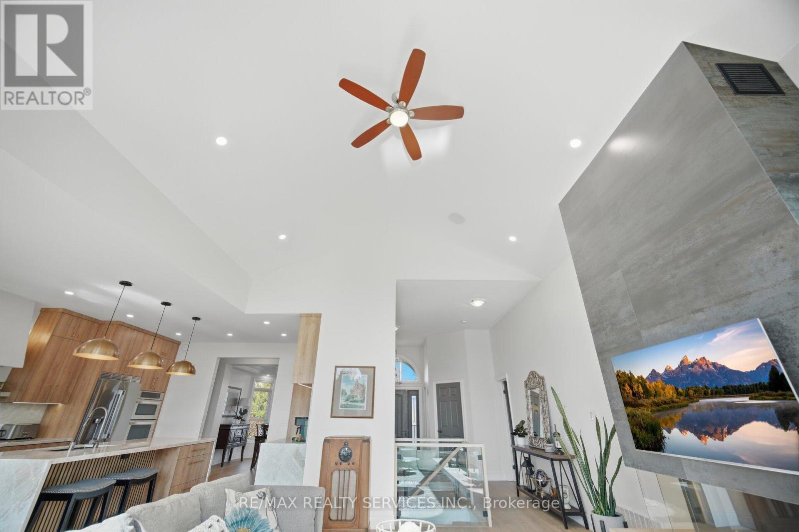 34 ISABELLA STREET - 19