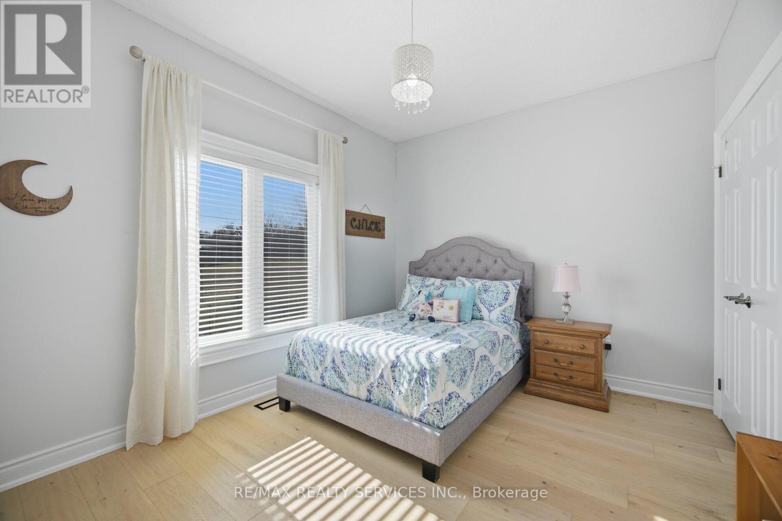 34 ISABELLA STREET - 29