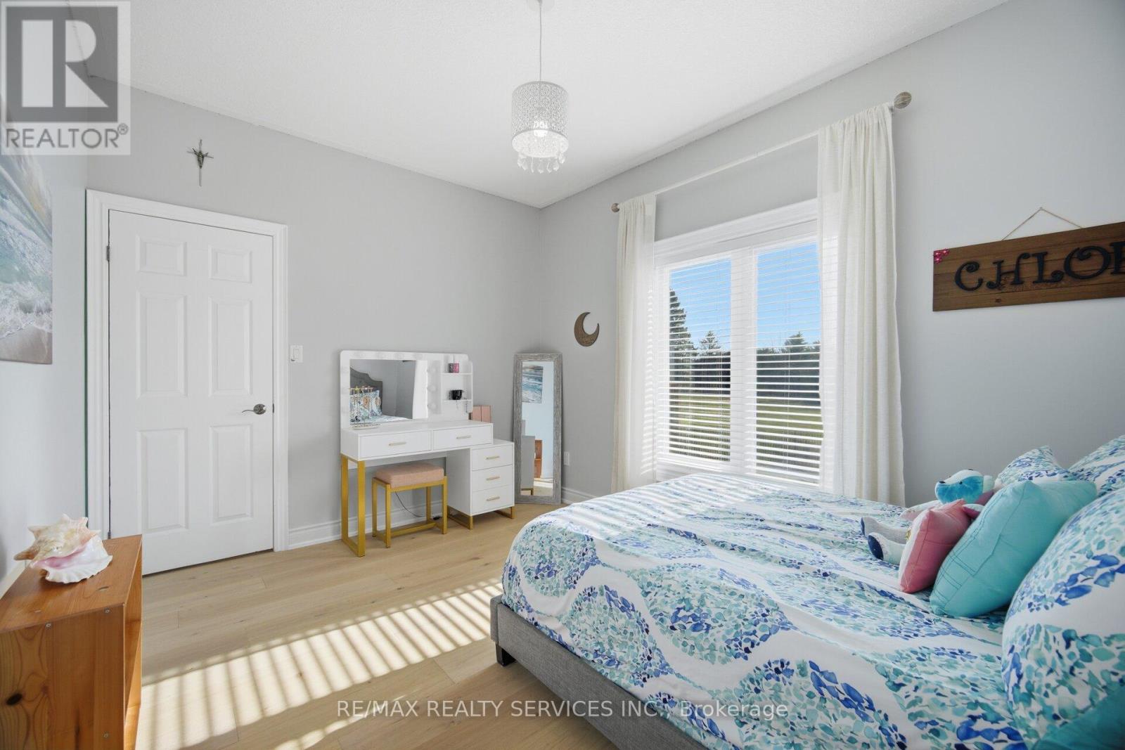 34 ISABELLA STREET - 30