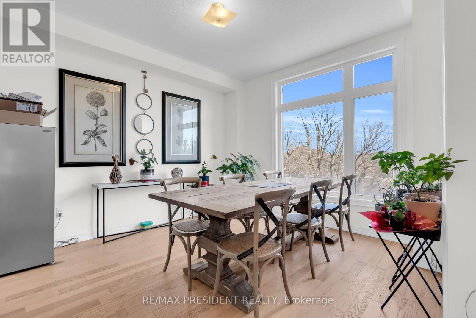 40 QUEENPOST DRIVE - 18