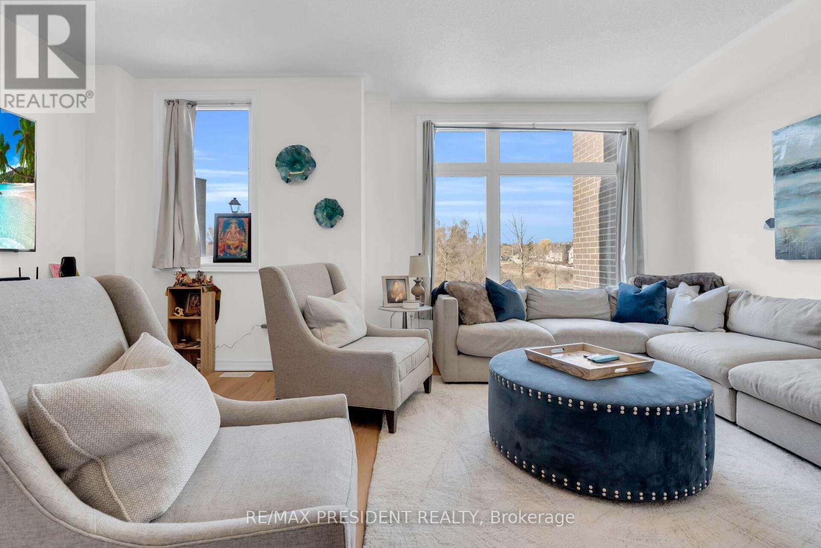 40 QUEENPOST DRIVE - 21