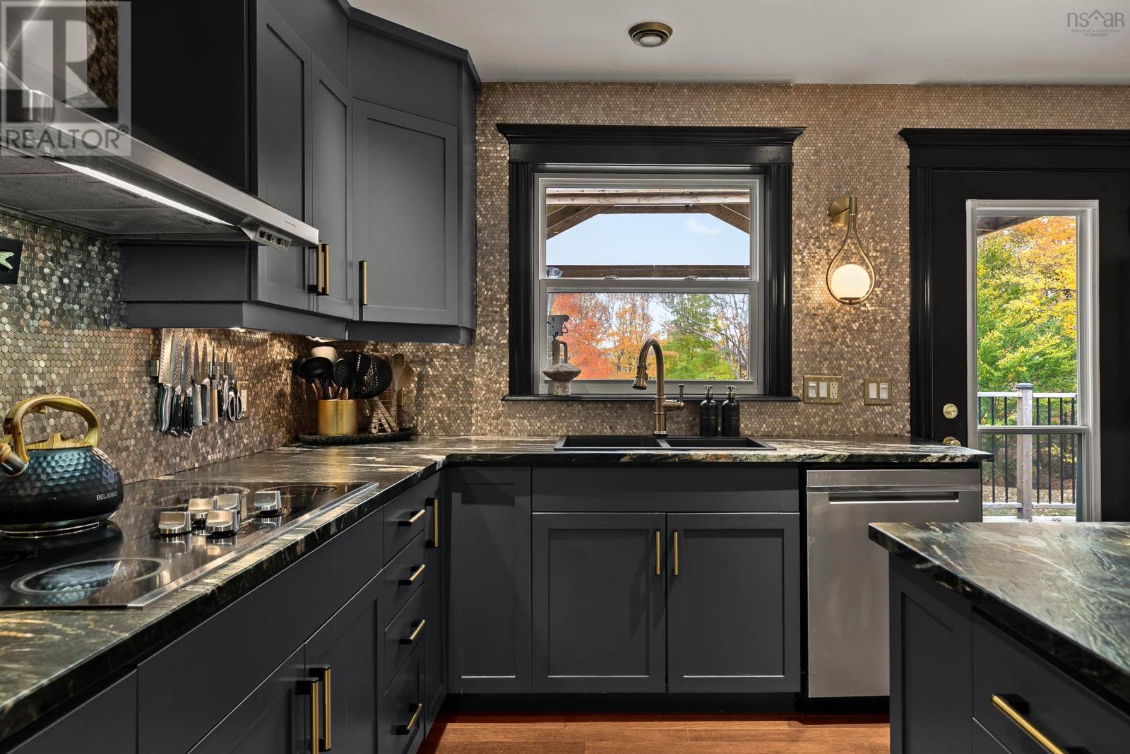 Property 17 of 51 of 390 Gleneagles Drive