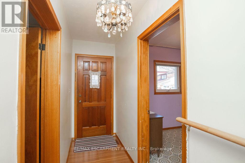 91 PEARL STREET N - 3