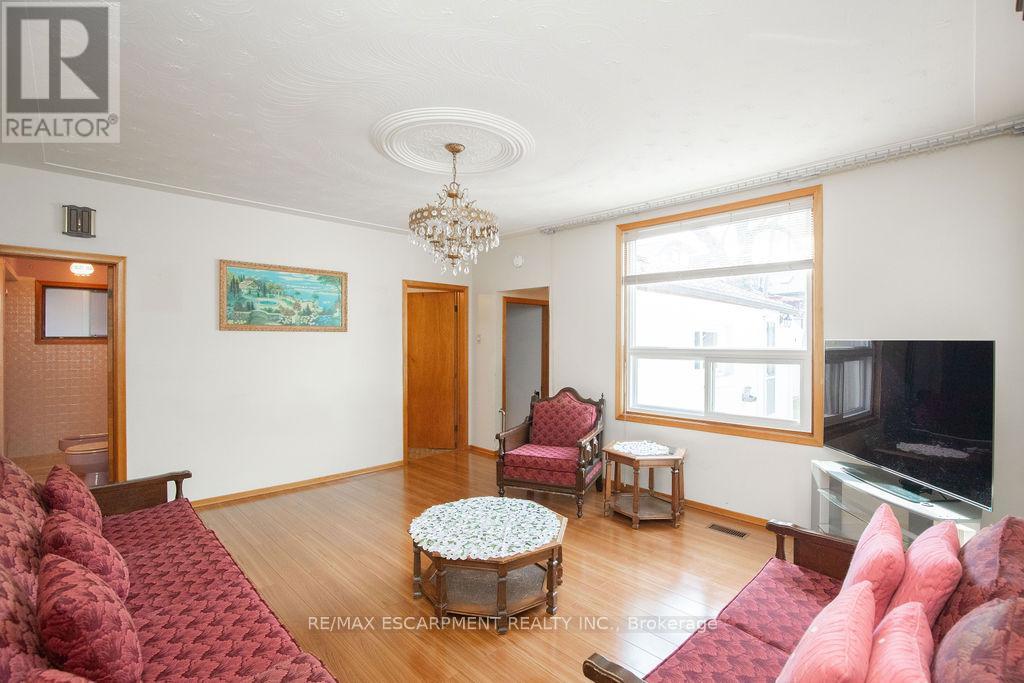 91 PEARL STREET N - 5