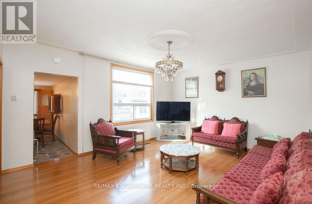 91 PEARL STREET N - 6