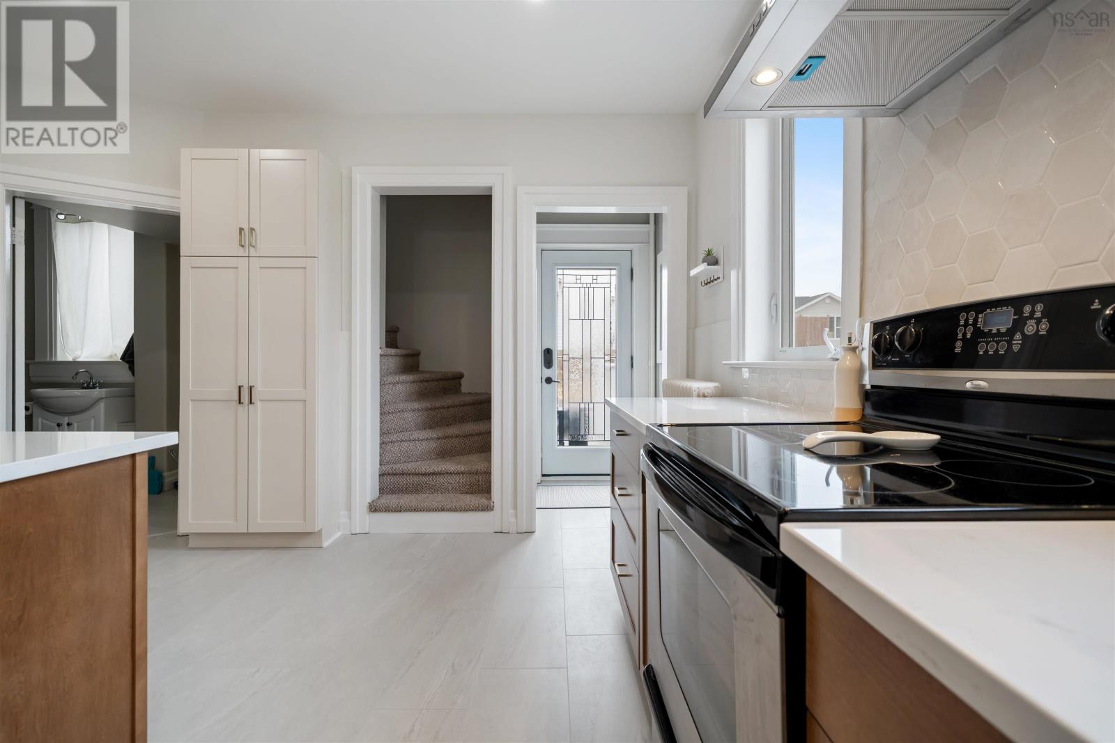 Property 21 of 49 of 236 Abercrombie Road