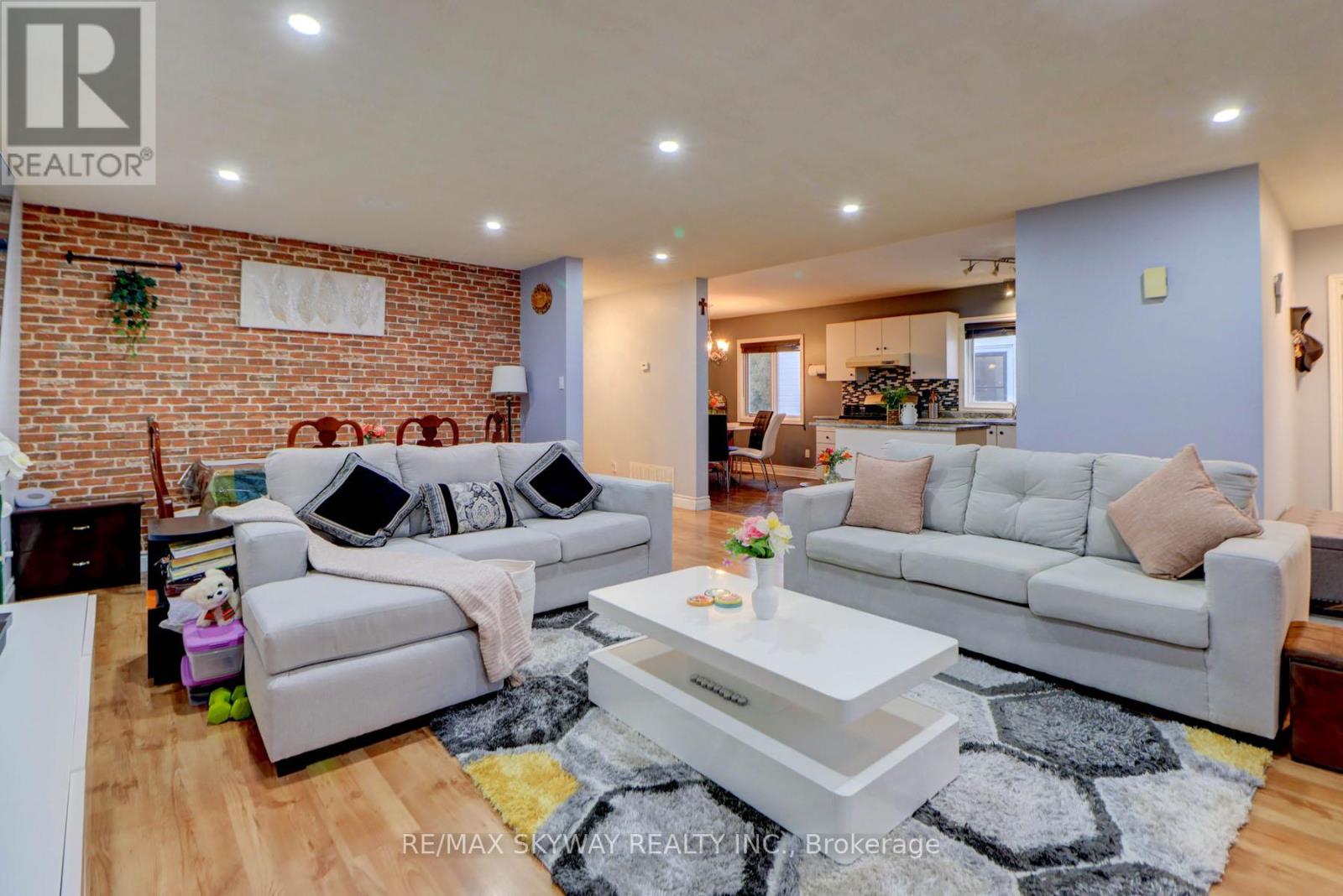 282B BROCK STREET W - 4