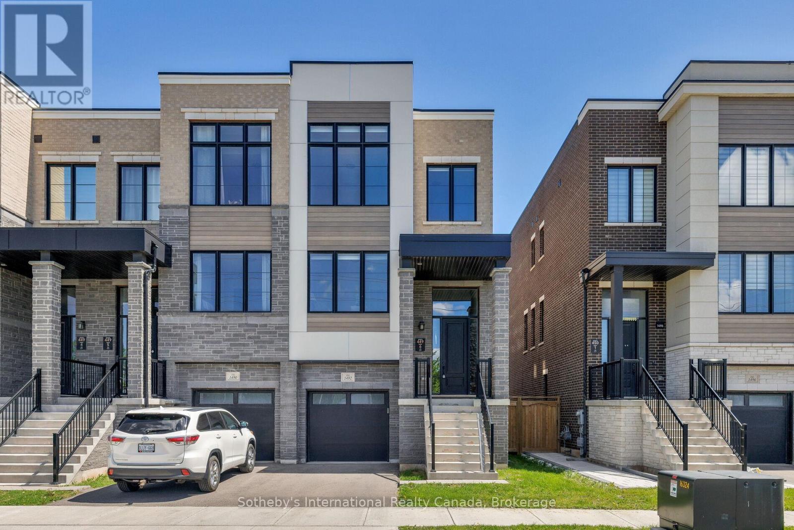 1492 YELLOW ROSE CIRCLE - 1