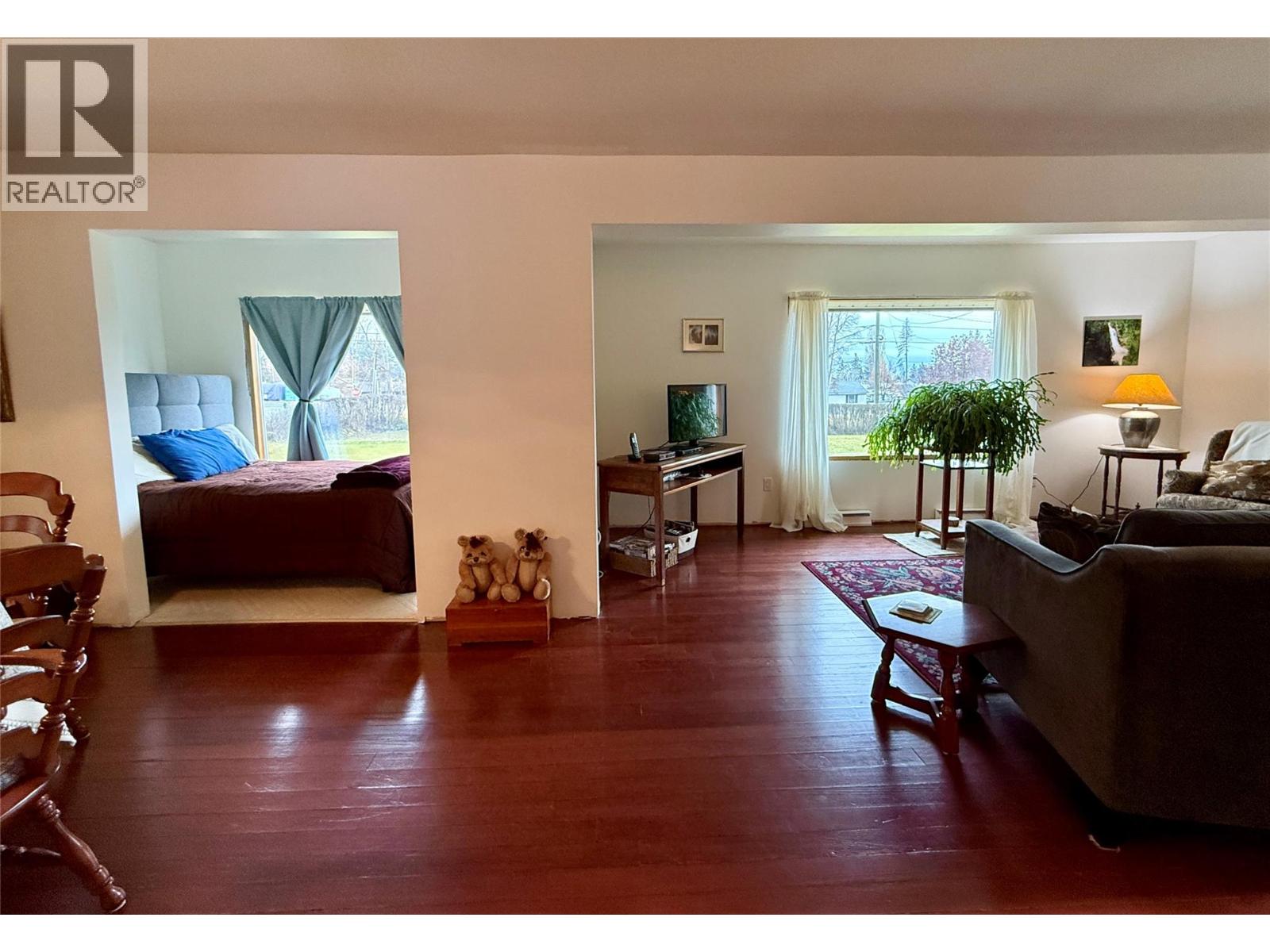 311 302ND AVENUE - 18