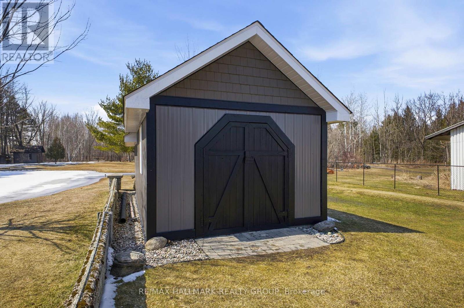 3778 BOUVIER ROAD — photo 35