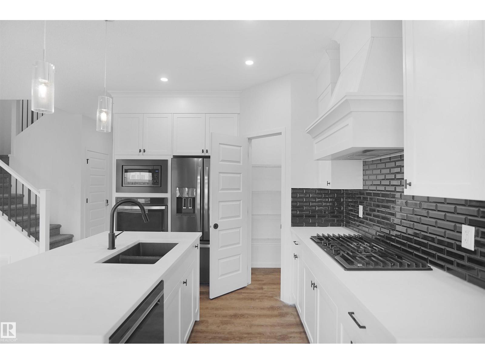 17203 64 Street NW NW - 16