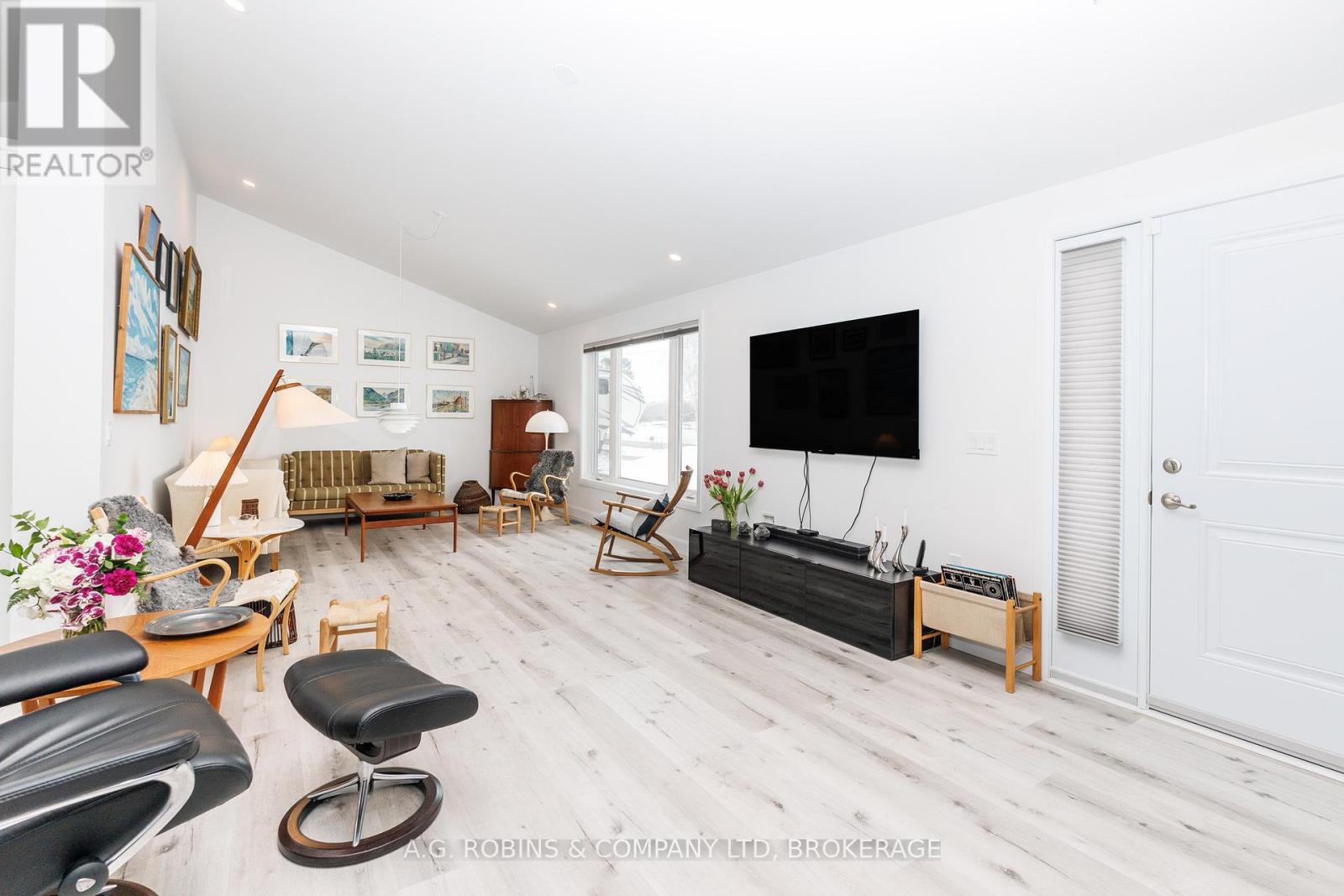 11716 LAKESHORE ROAD - 11