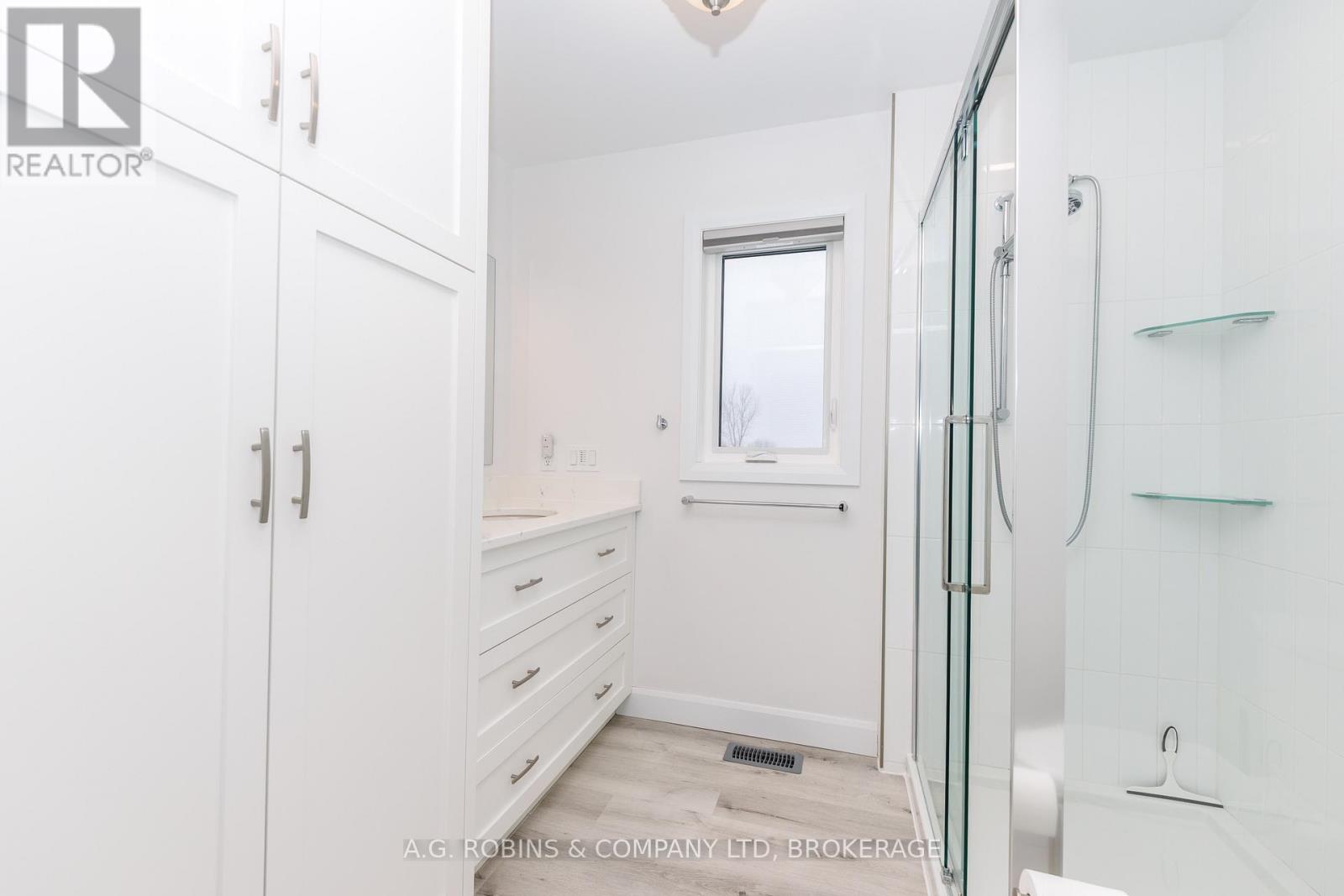 11716 LAKESHORE ROAD - 29