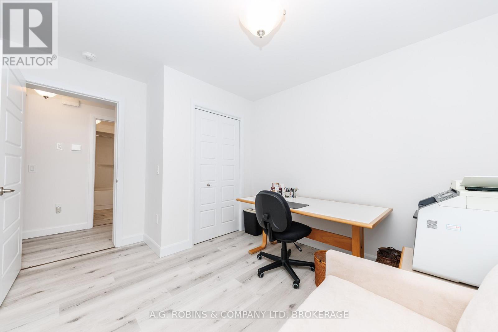 11716 LAKESHORE ROAD - 32