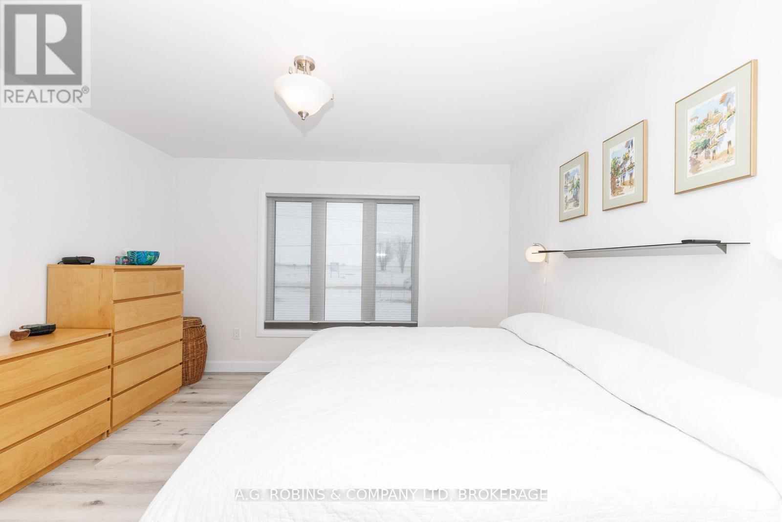 11716 LAKESHORE ROAD - 26