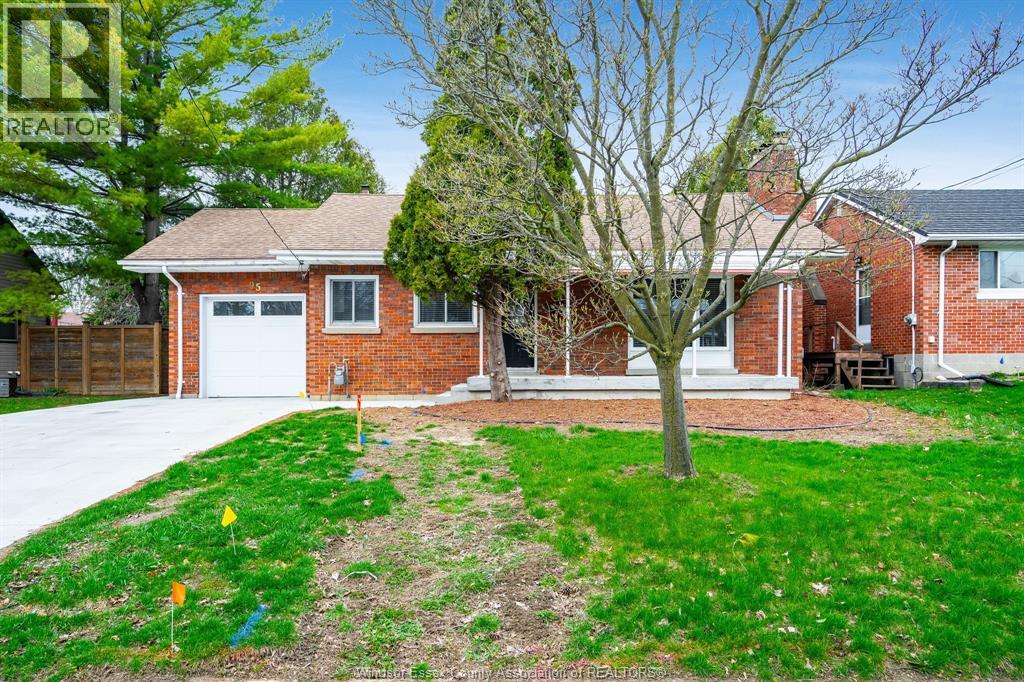 95 TWEEDSMUIR AVENUE East - 1