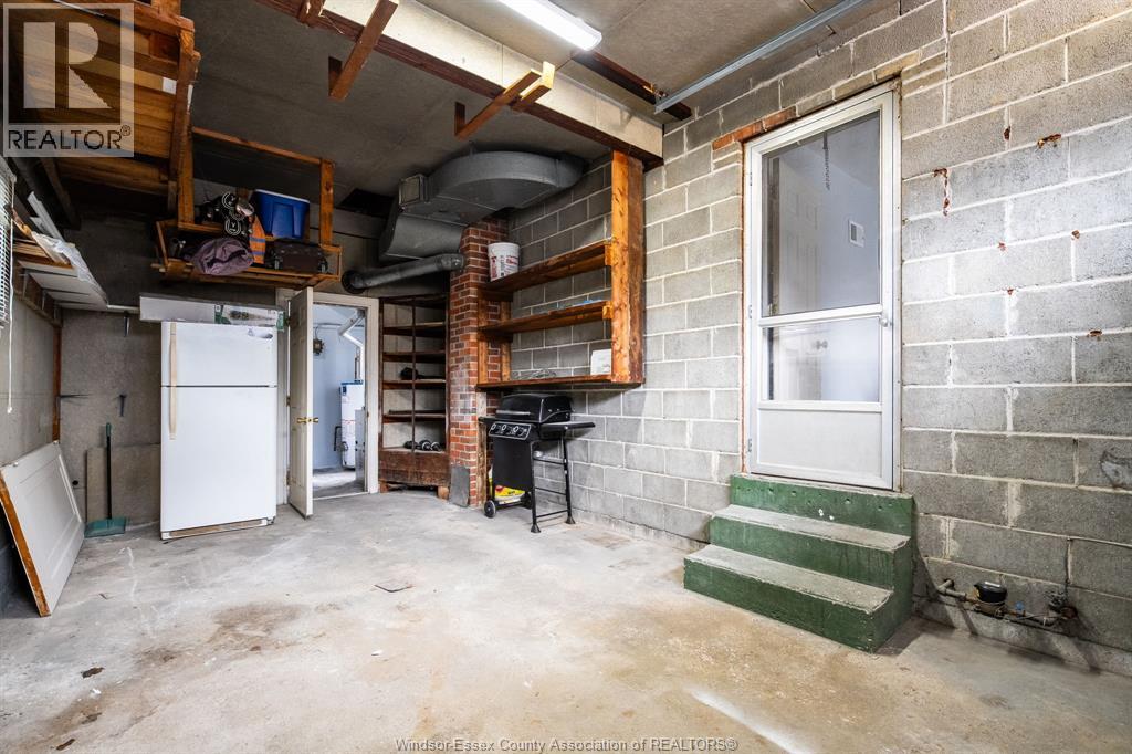 95 TWEEDSMUIR AVENUE East - 24