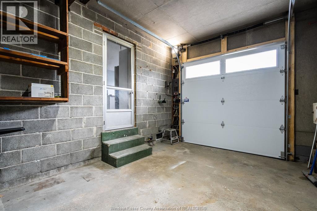 95 TWEEDSMUIR AVENUE East - 25