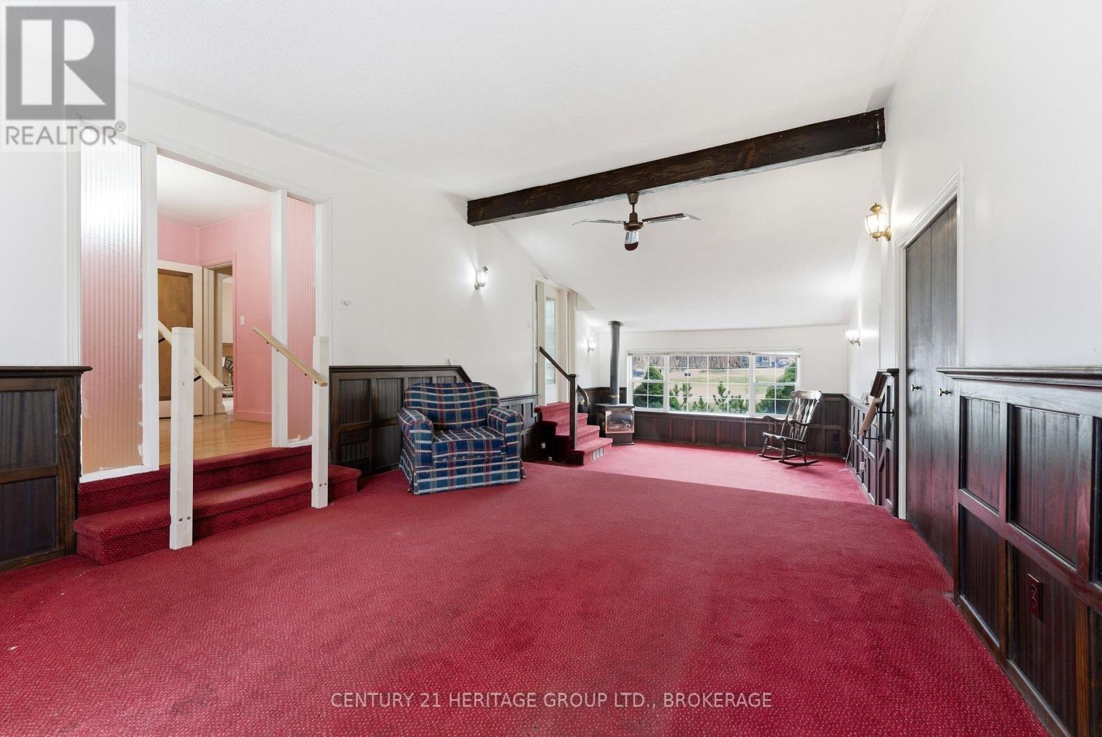 1033 KING STREET E - 11