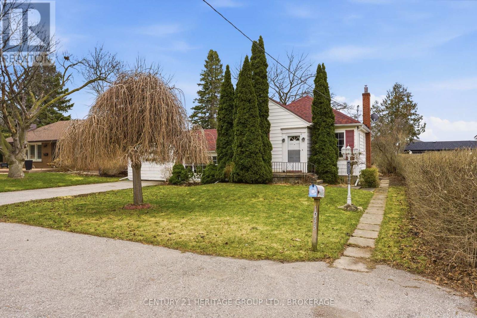 1033 KING STREET E - 4