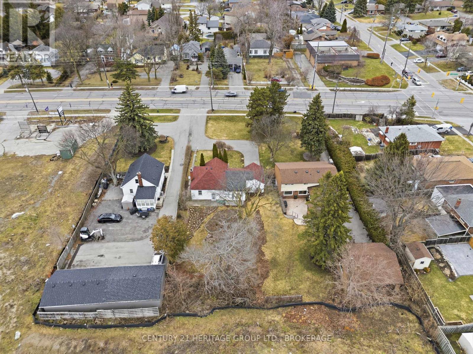 1033 KING STREET E - 46