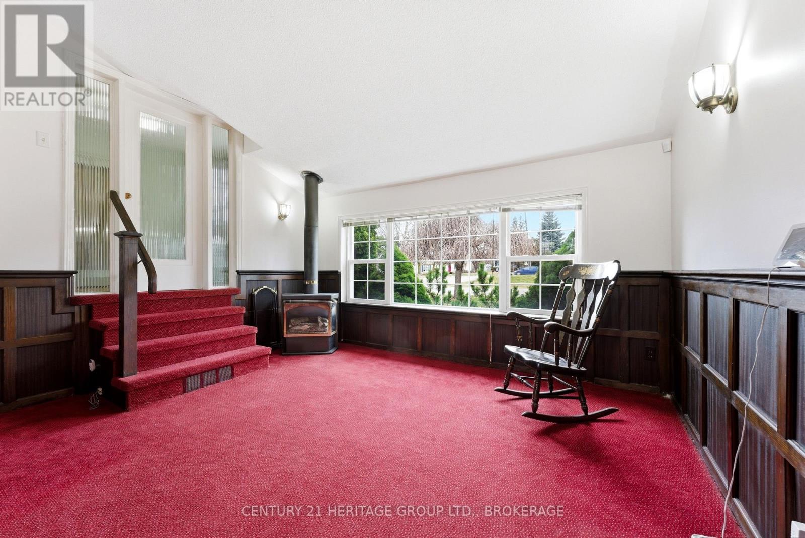 1033 KING STREET E - 7