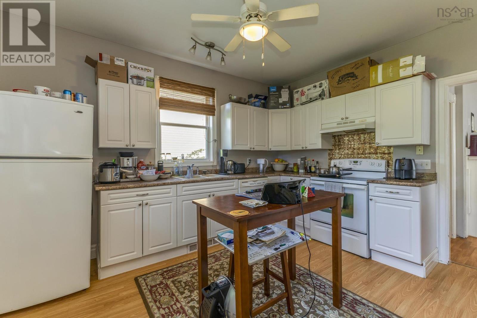 25 JUBILEE AVENUE - 10