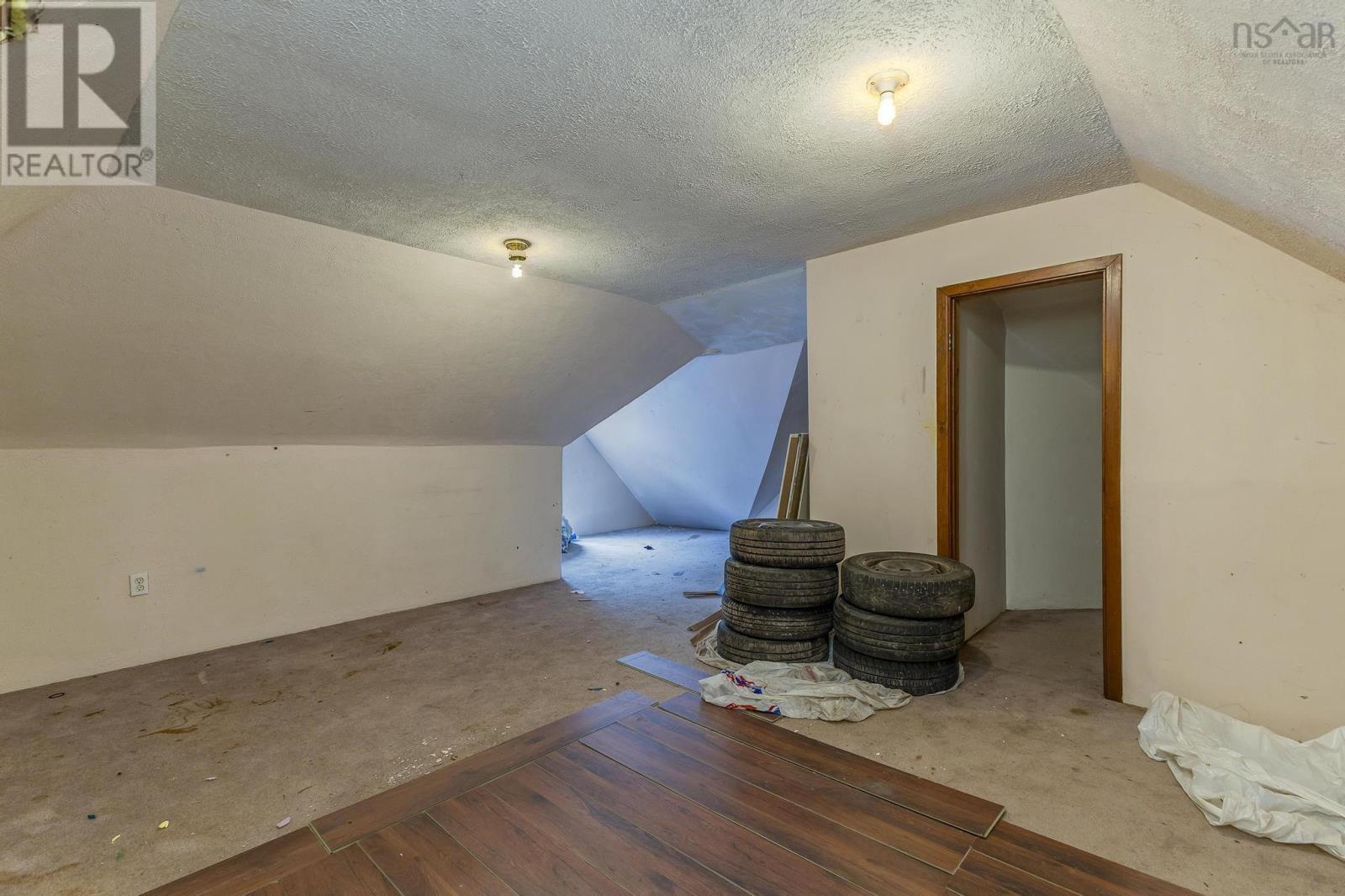 25 JUBILEE AVENUE - 28