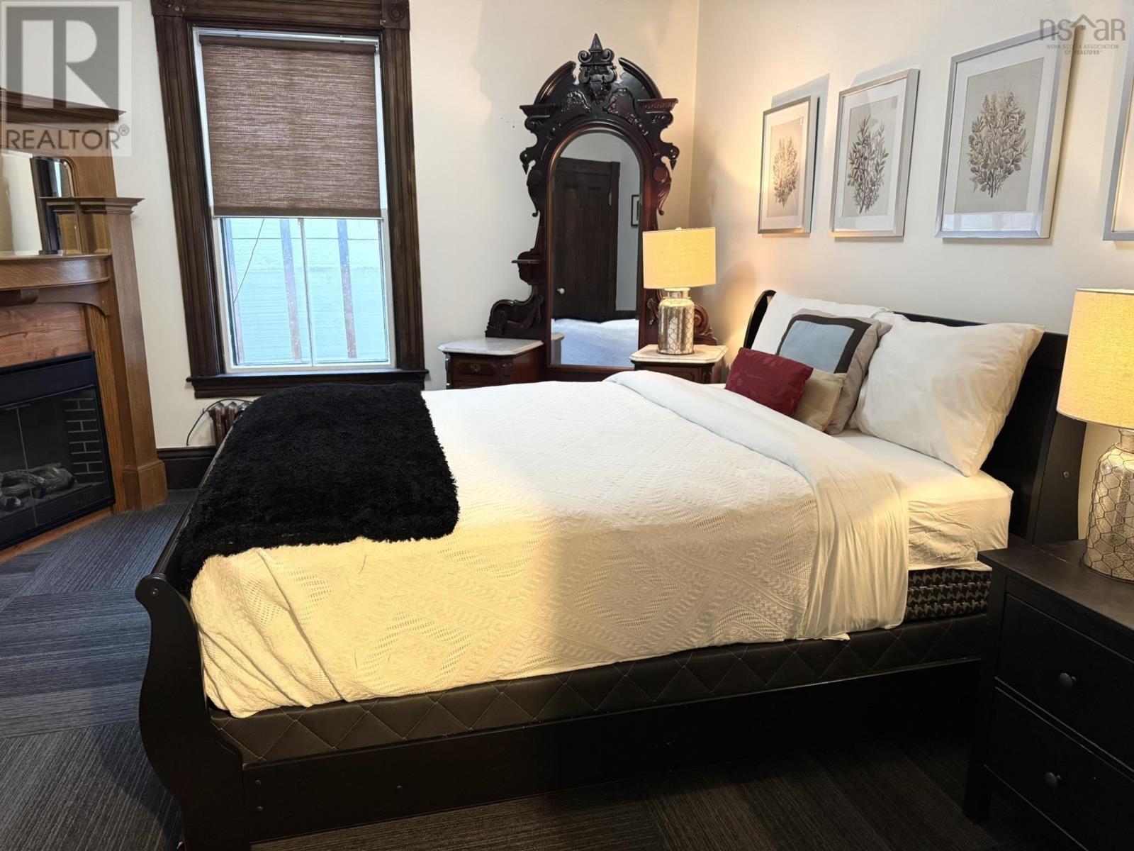 Property 16 of 49 of 190 Main Street