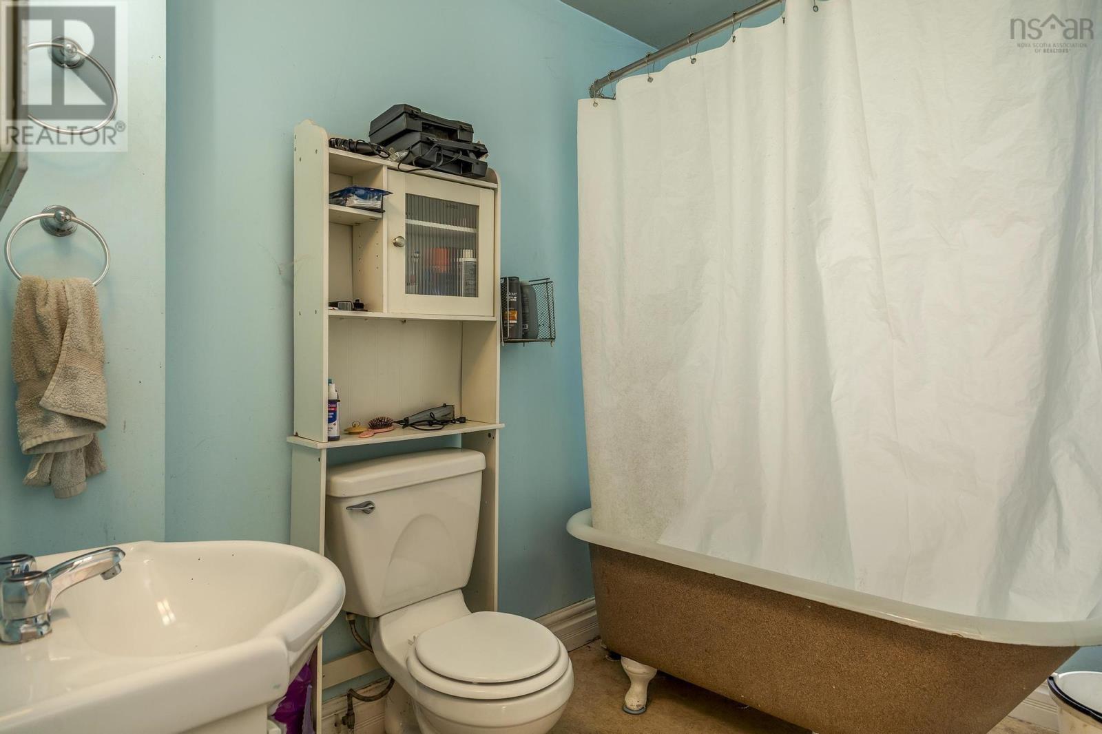 25 JUBILEE AVENUE - 25