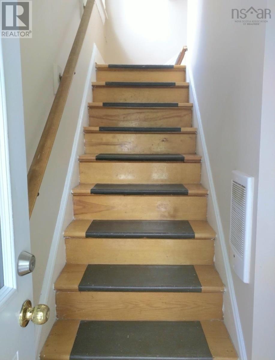 25 JUBILEE AVENUE - 19