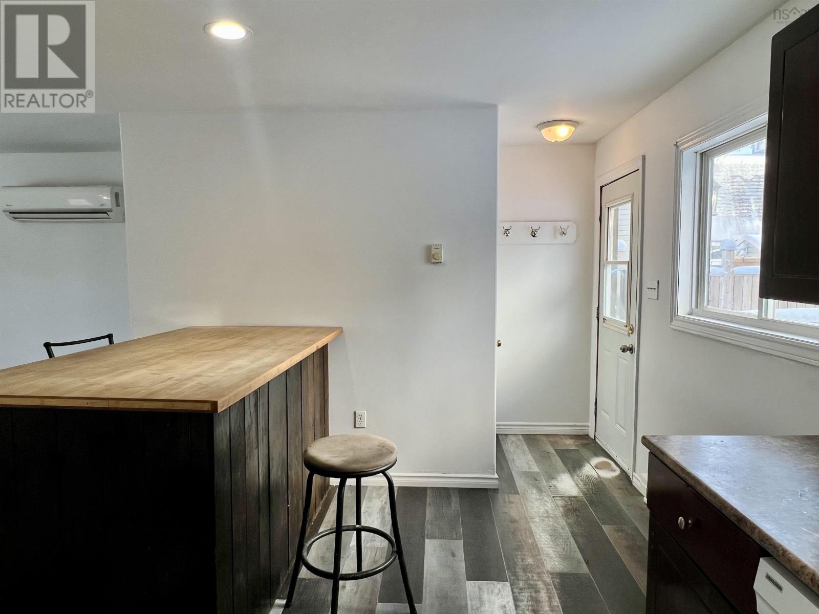 Property 4 of 35 of 2121 Union Street