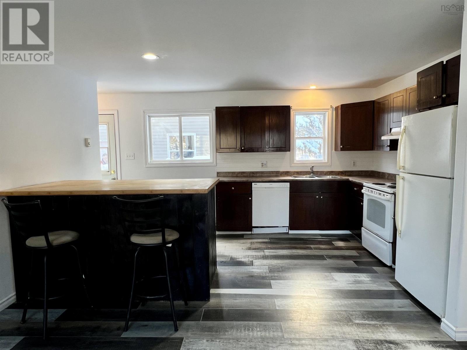 Property 20 of 35 of 2121 Union Street