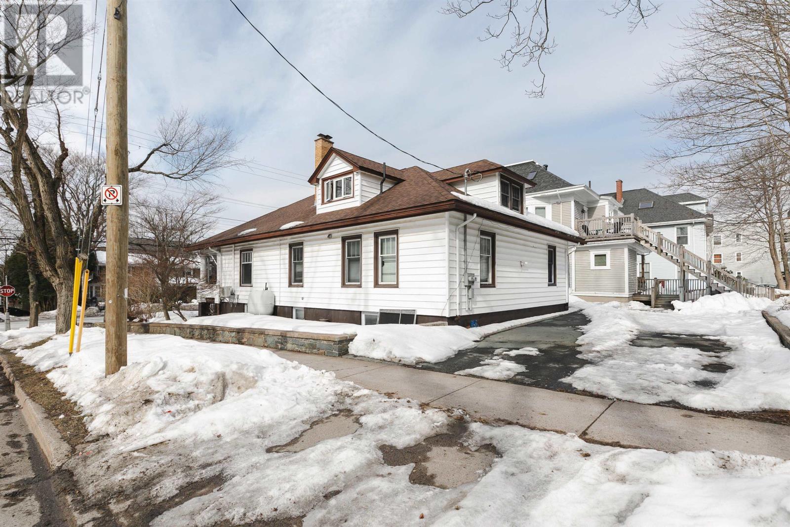 Property 34 of 45 of 1645 Oxford Street, 1647 Oxford Street