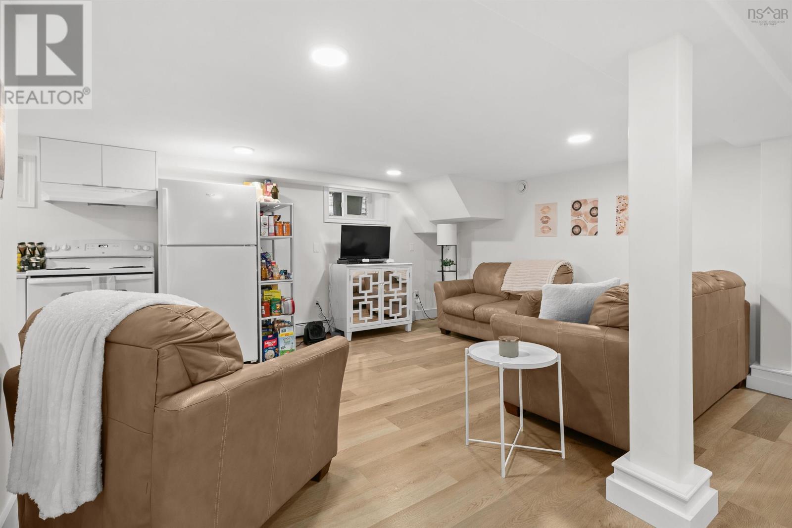 Property 6 of 45 of 1645 Oxford Street, 1647 Oxford Street