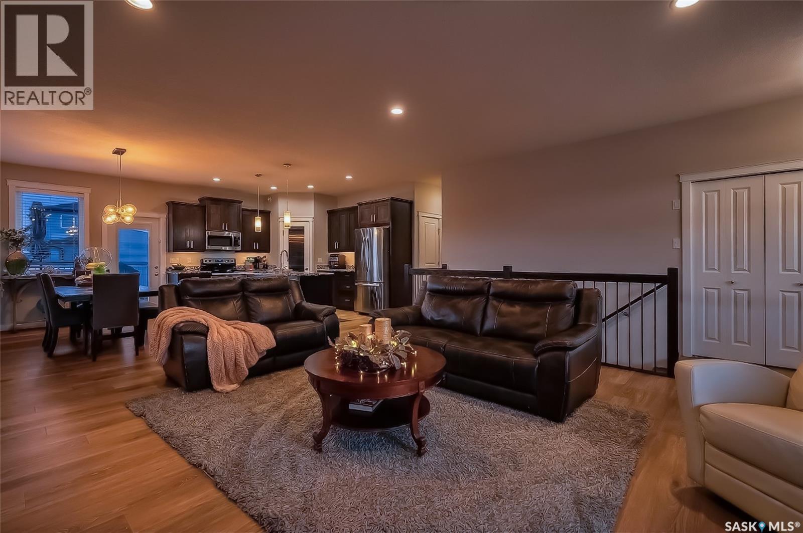 167 WELLINGTON DRIVE - 11