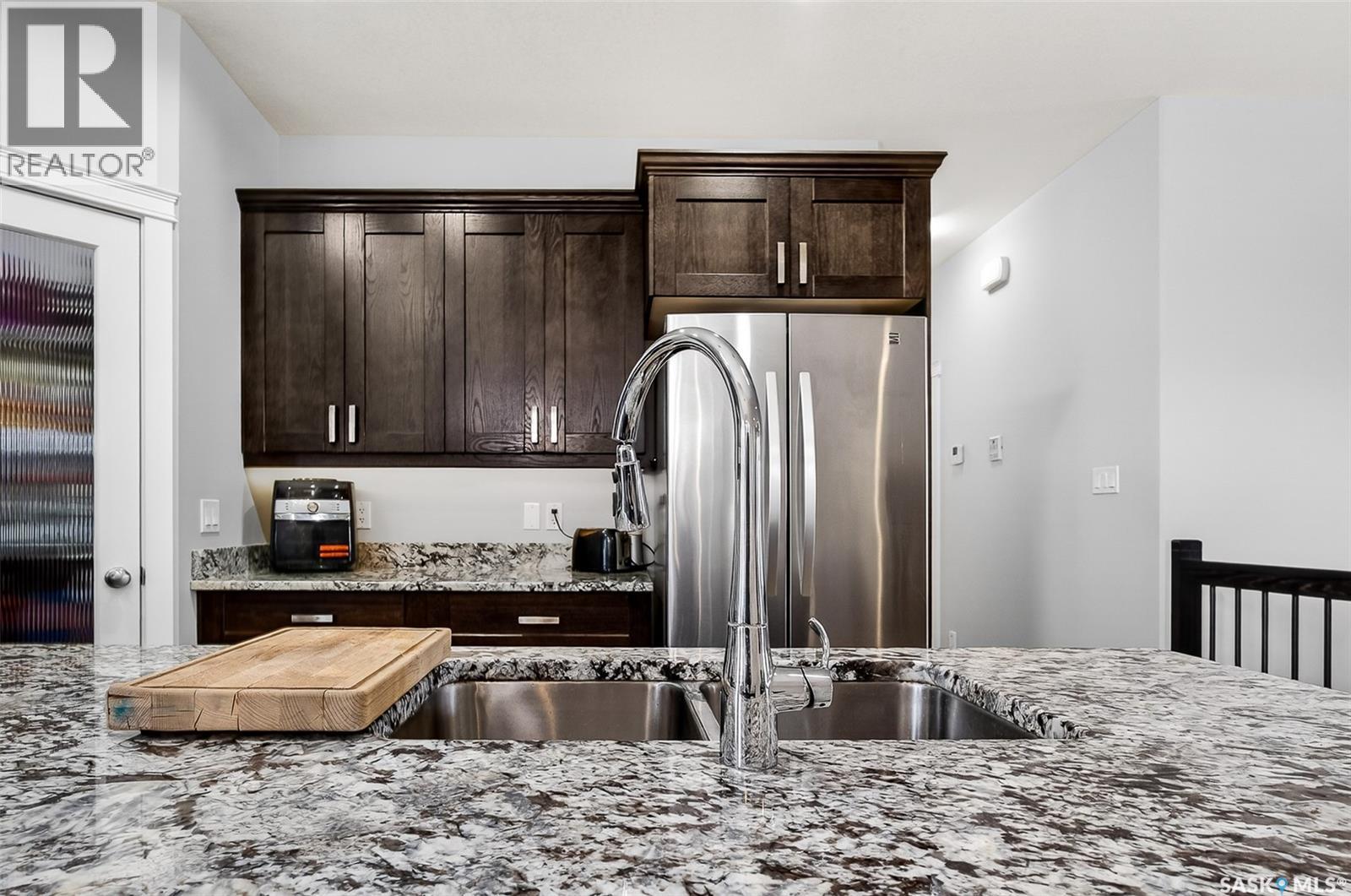 167 WELLINGTON DRIVE - 19