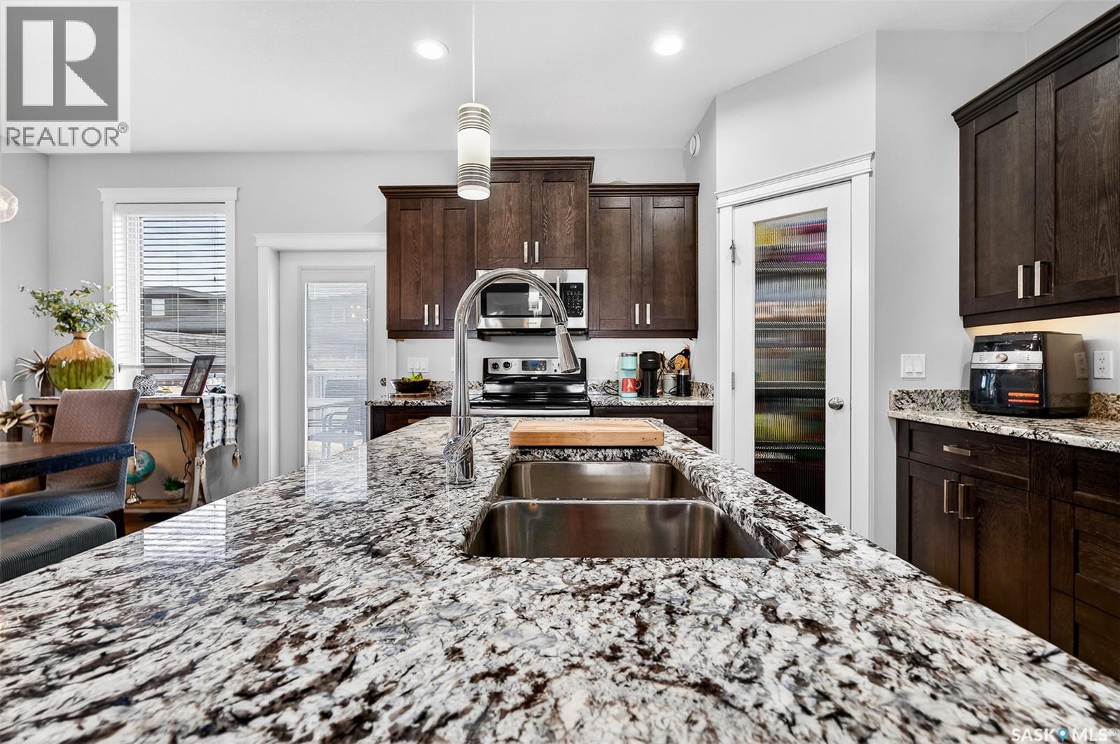 167 WELLINGTON DRIVE - 20