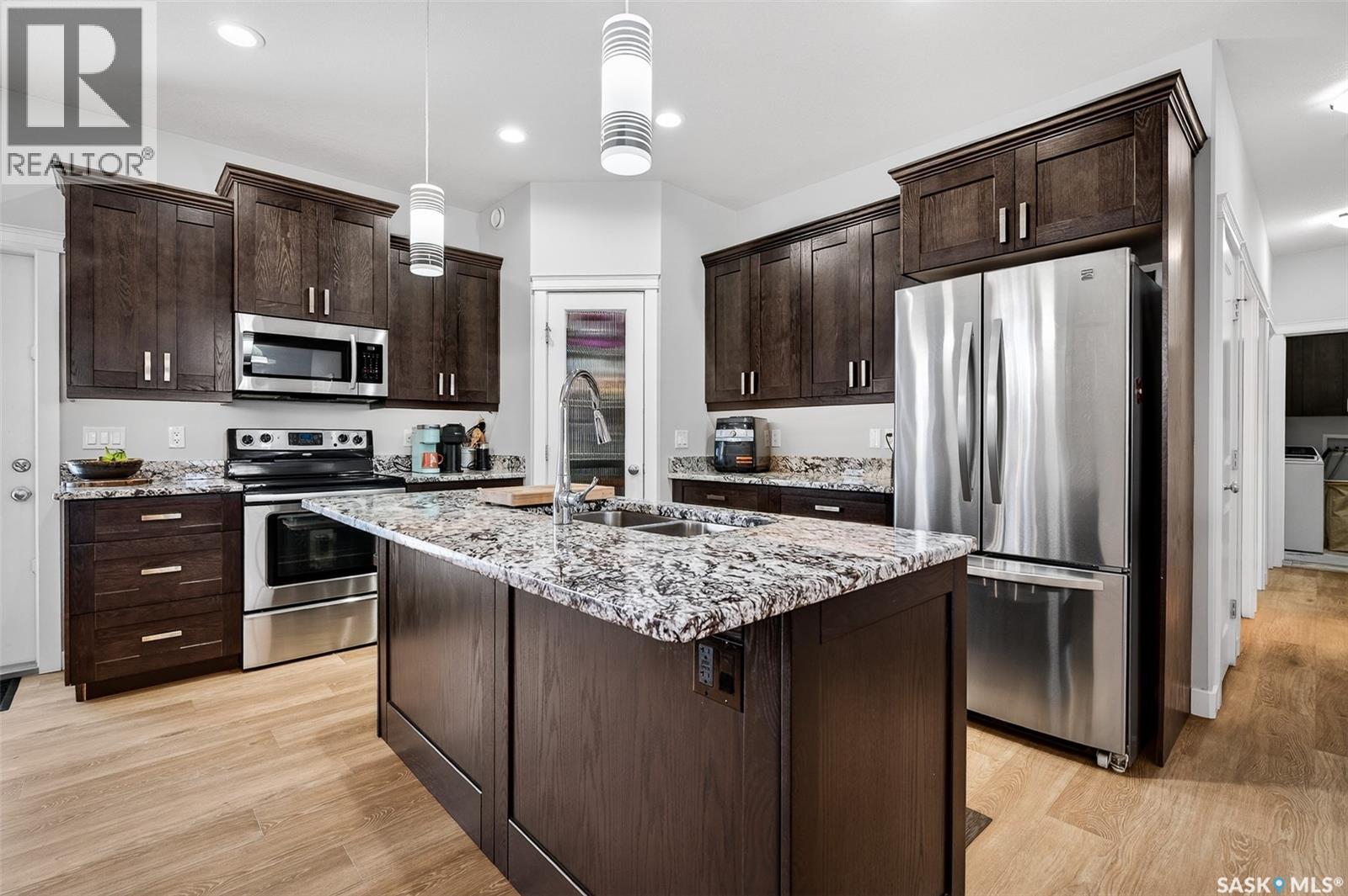 167 WELLINGTON DRIVE - 21