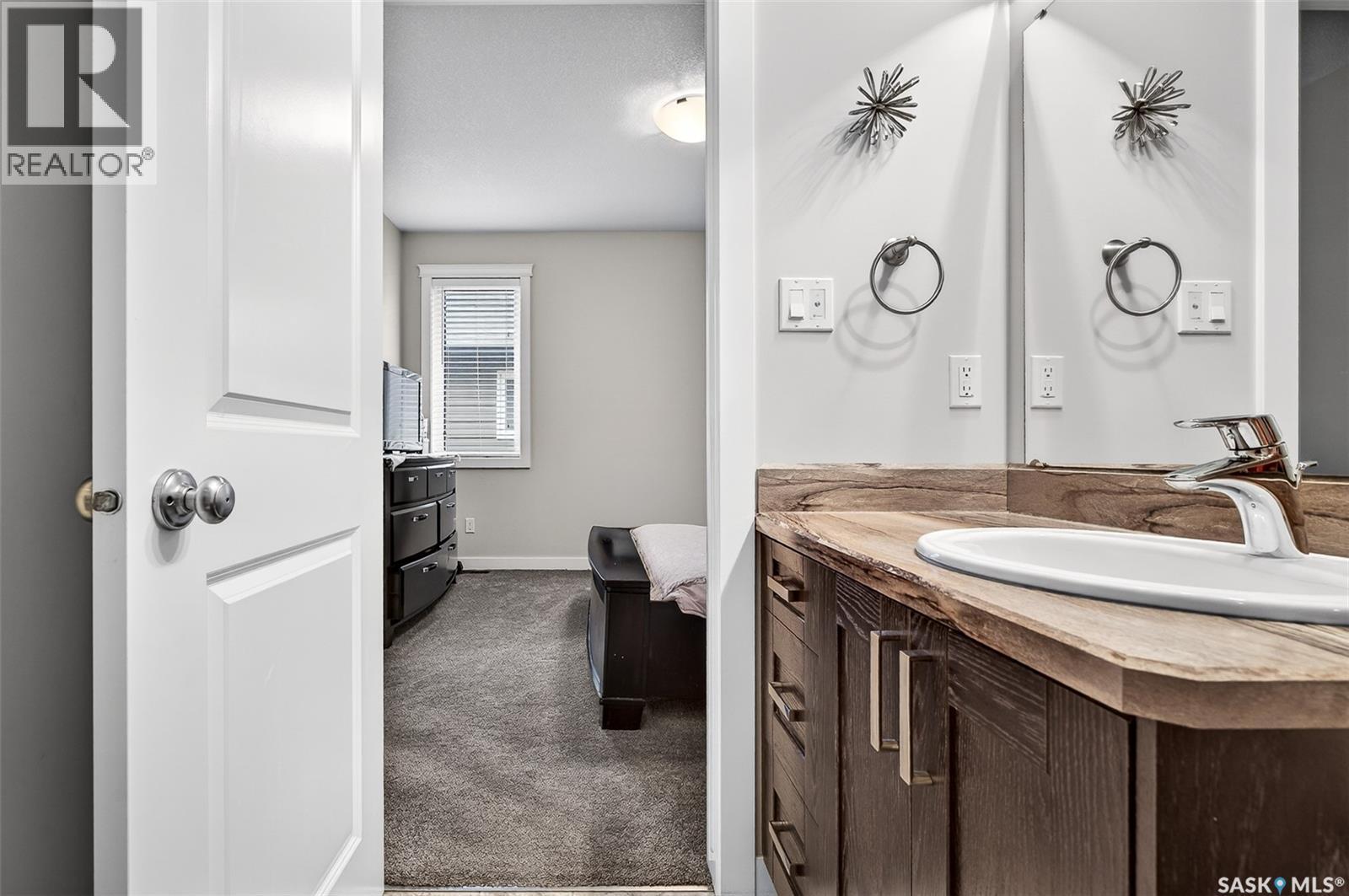 167 WELLINGTON DRIVE - 28