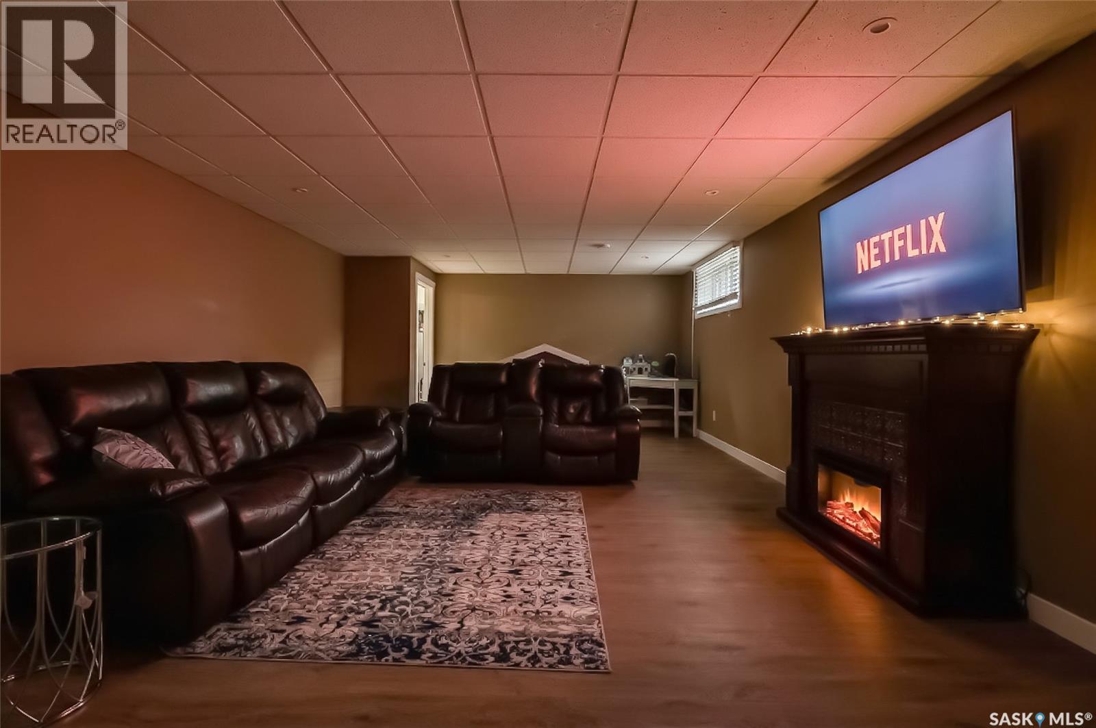 167 WELLINGTON DRIVE - 35