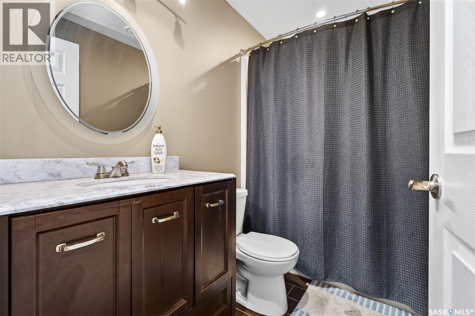 167 WELLINGTON DRIVE - 40