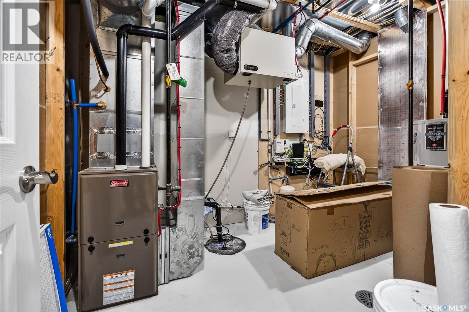 167 WELLINGTON DRIVE - 41