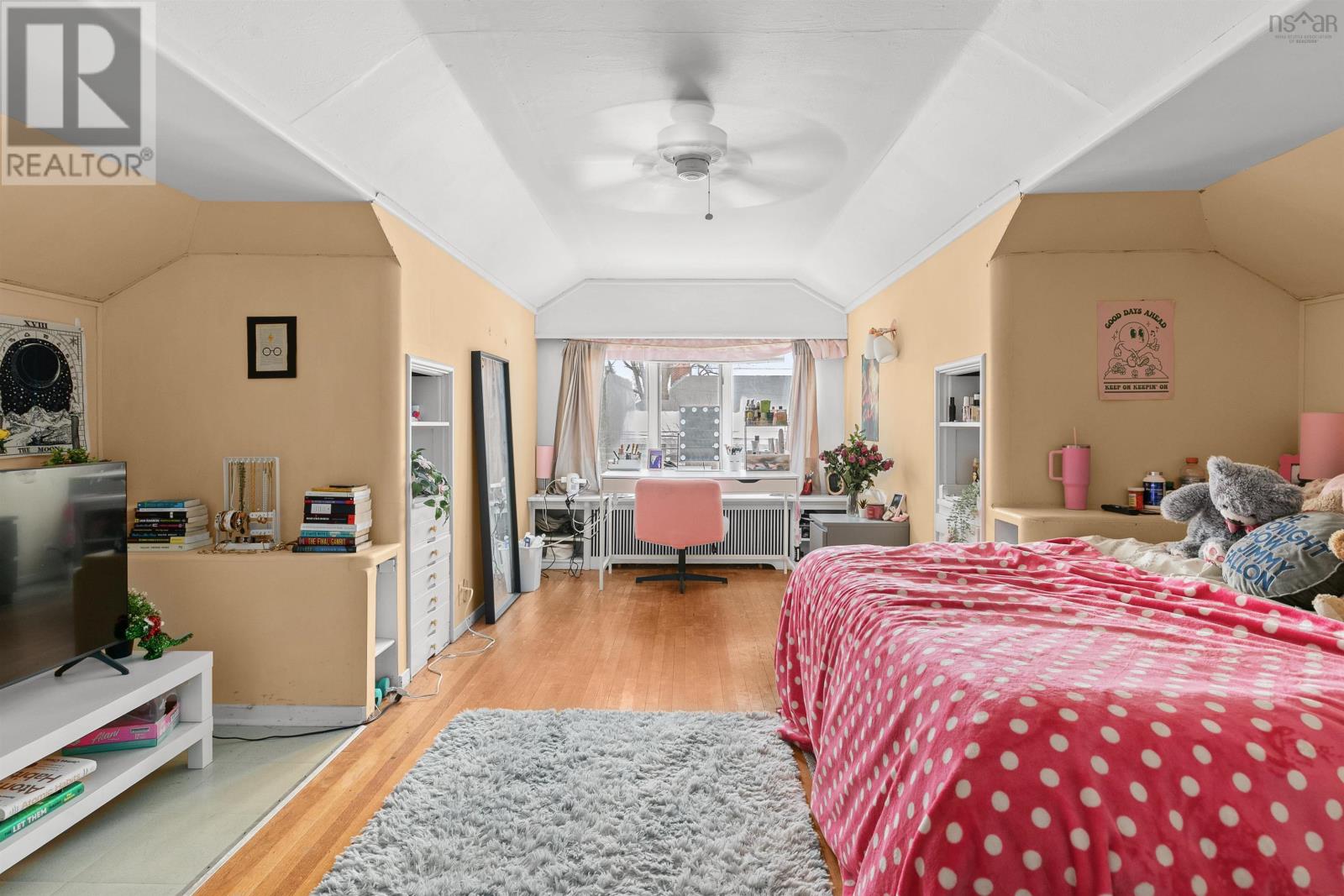 Property 26 of 43 of 1645 Oxford Street, 1647 Oxford Street