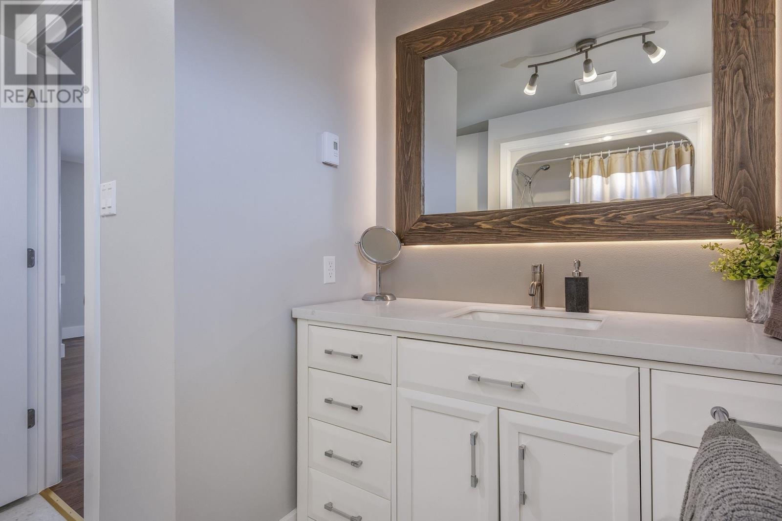 Property 16 of 35 of 9068 201 Highway