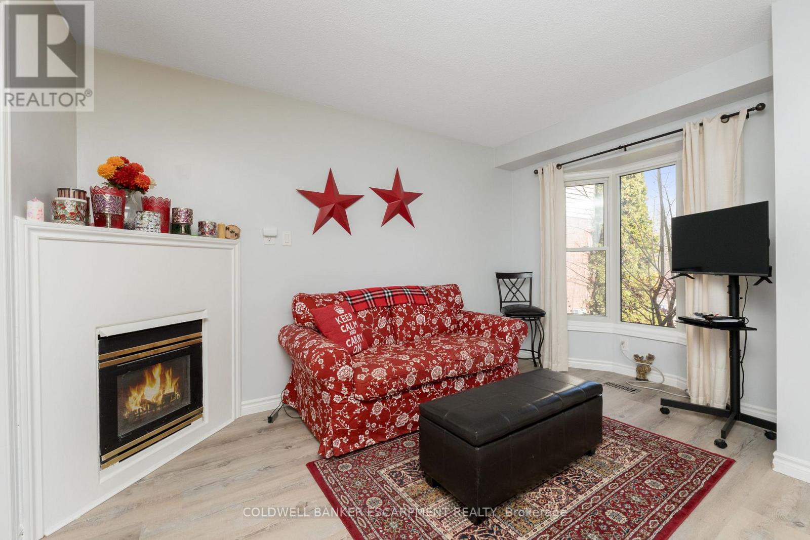 222 CHURCHILL ROAD N - 8