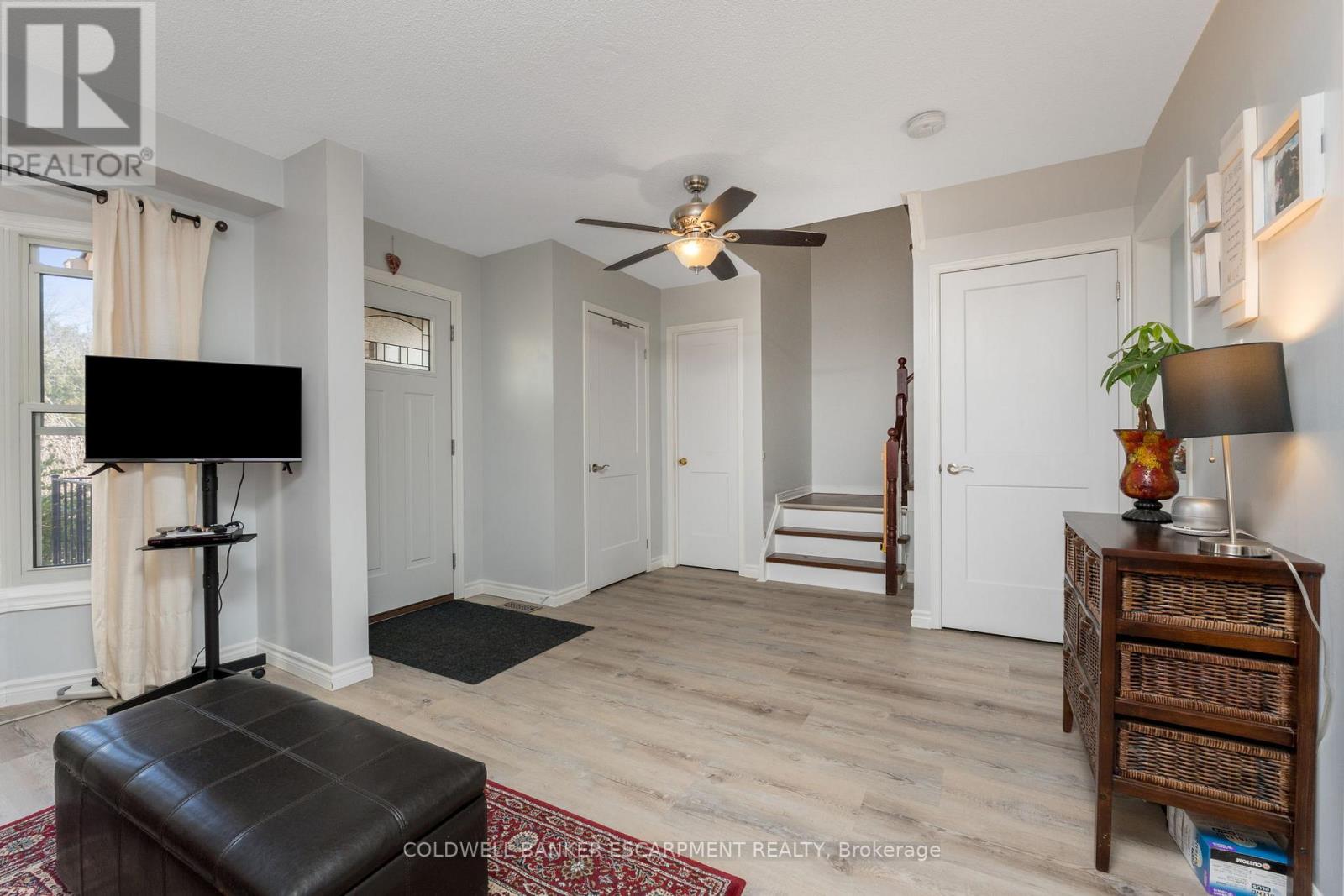 222 CHURCHILL ROAD N - 9