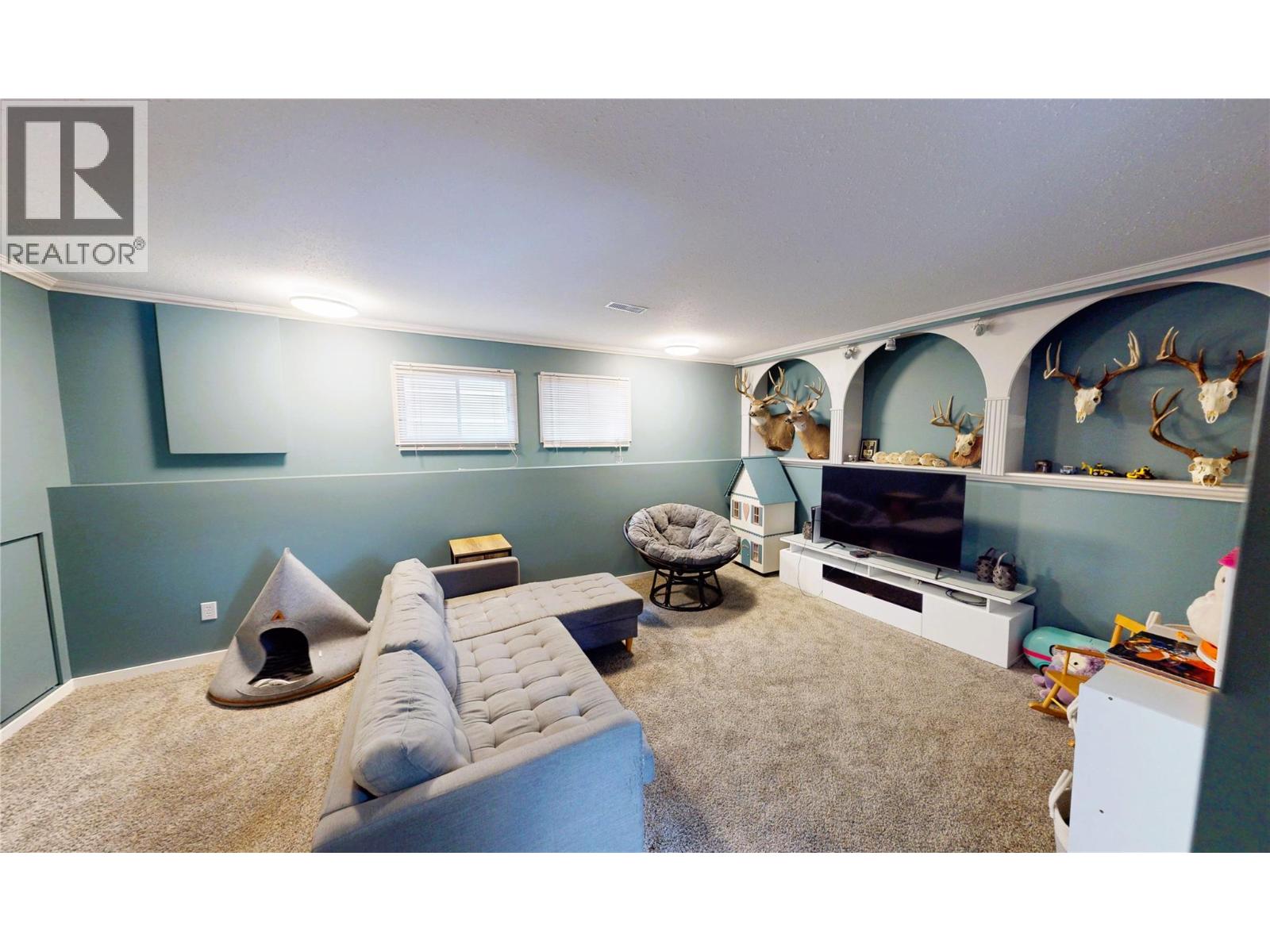 1110 ASH CRESCENT - 25